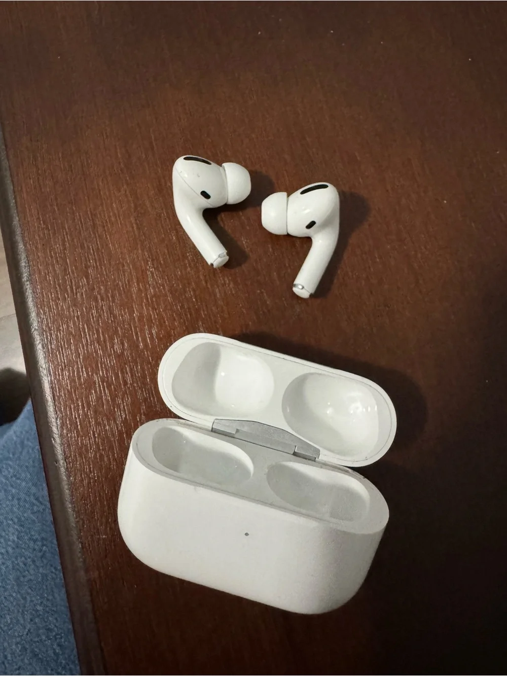Apple AirPods Pro Wireless Earbuds in White with Charging Case